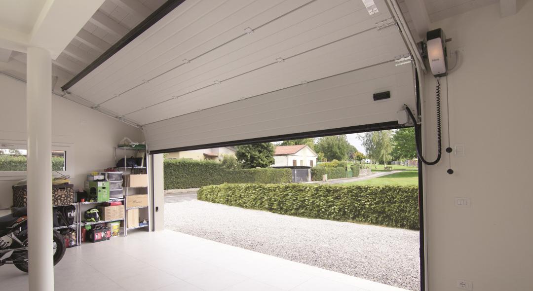 Soon: the compact guideless solution for garage doors